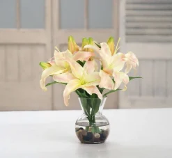 CASABLANCA LILY IN VASE (DP743-LP)